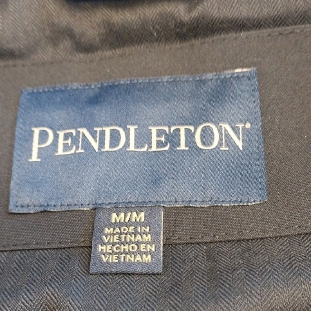 Pendleton NWT Men's Size Medium Black Gray Plaid Full Zip Wool Rich Blend Vest - Picture 2 of 13